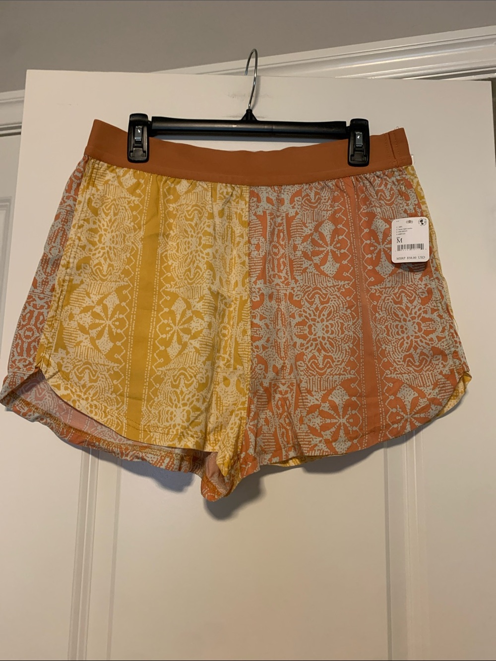 Free People Movement Shorts, Sz M
NWT